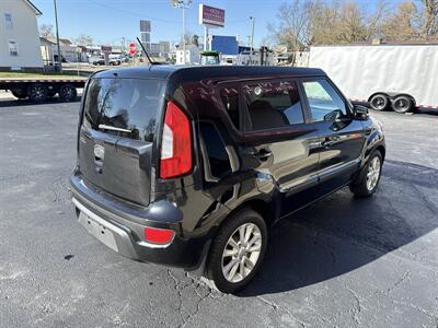 2012 Kia Soul +   - Photo 5 - Rushville, IN 46173