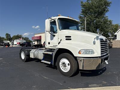 2017 Mack Pinnacle   - Photo 2 - Rushville, IN 46173