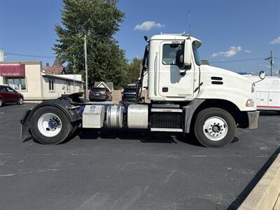 2017 Mack Pinnacle   - Photo 3 - Rushville, IN 46173