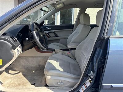 2006 Subaru Outback 2.5i   - Photo 8 - Rushville, IN 46173