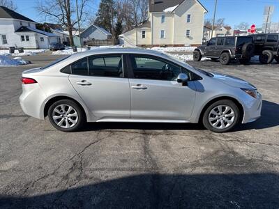 2021 Toyota Corolla LE   - Photo 5 - Rushville, IN 46173