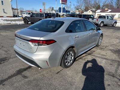 2021 Toyota Corolla LE   - Photo 6 - Rushville, IN 46173