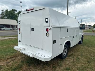 2016 Chevrolet Express 3500   - Photo 6 - Rushville, IN 46173