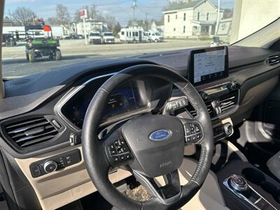 2020 Ford Escape Titanium   - Photo 8 - Rushville, IN 46173