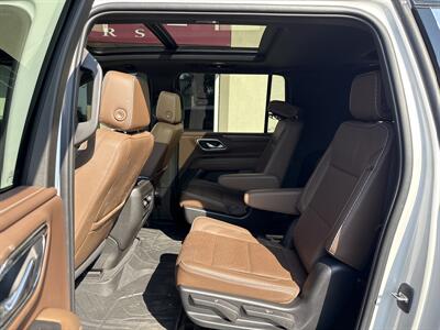 2023 Chevrolet Suburban High Country   - Photo 11 - Rushville, IN 46173