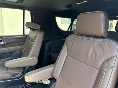 2023 Chevrolet Suburban High Country   - Photo 12 - Rushville, IN 46173