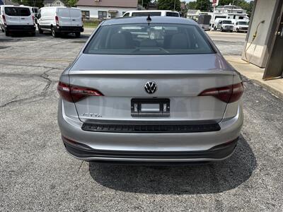 2024 Volkswagen Jetta S   - Photo 5 - Rushville, IN 46173