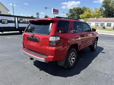 2024 Toyota 4Runner TRD Off-Road   - Photo 6 - Rushville, IN 46173