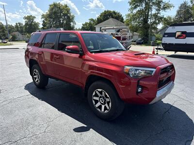 2024 Toyota 4Runner TRD Off-Road   - Photo 5 - Rushville, IN 46173