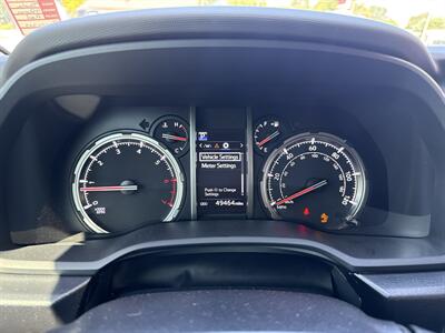2024 Toyota 4Runner TRD Off-Road   - Photo 18 - Rushville, IN 46173