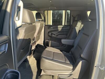 2016 Chevrolet Suburban LT   - Photo 10 - Rushville, IN 46173
