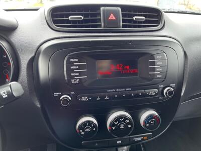 2014 Kia Soul +   - Photo 11 - Rushville, IN 46173