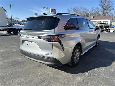 2024 Toyota Sienna LE 8-Passenger   - Photo 6 - Rushville, IN 46173