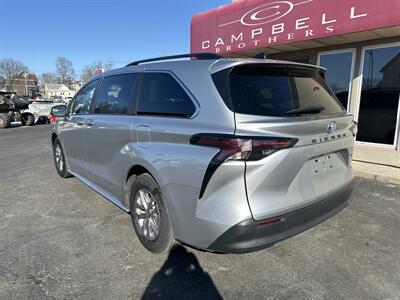 2024 Toyota Sienna LE 8-Passenger   - Photo 8 - Rushville, IN 46173