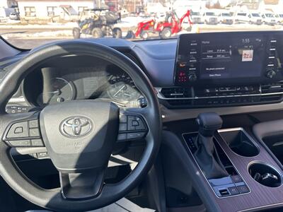 2024 Toyota Sienna LE 8-Passenger   - Photo 14 - Rushville, IN 46173