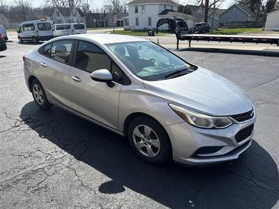 2017 Chevrolet Cruze LS Manual   - Photo 4 - Rushville, IN 46173