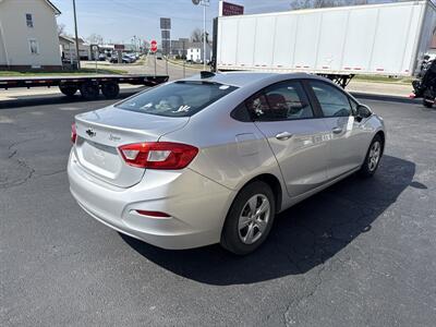 2017 Chevrolet Cruze LS Manual   - Photo 5 - Rushville, IN 46173