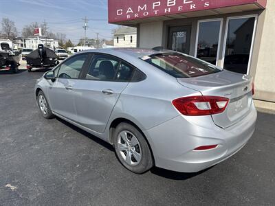 2017 Chevrolet Cruze LS Manual   - Photo 7 - Rushville, IN 46173