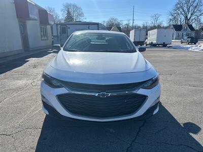 2021 Chevrolet Malibu LT   - Photo 3 - Rushville, IN 46173