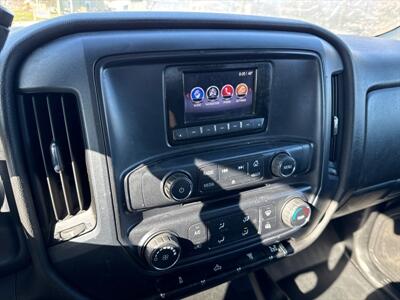 2015 GMC Sierra 3500HD WT   - Photo 17 - Rushville, IN 46173