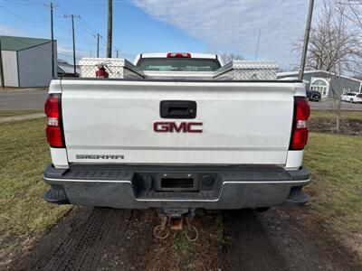 2017 GMC Sierra 2500HD   - Photo 7 - Rushville, IN 46173