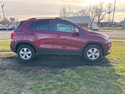 2022 Chevrolet Trax LT   - Photo 5 - Rushville, IN 46173