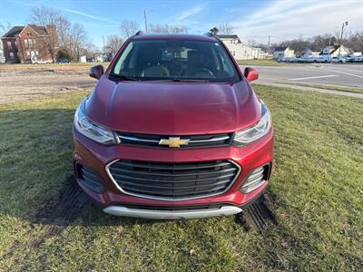 2022 Chevrolet Trax LT   - Photo 3 - Rushville, IN 46173