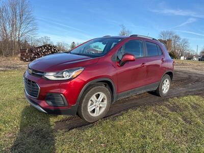 2022 Chevrolet Trax LT   - Photo 2 - Rushville, IN 46173