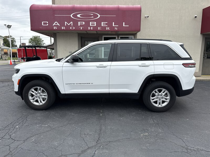 2024 Jeep Grand Cherokee Laredo   - Photo 1 - Rushville, IN 46173