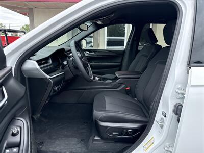 2024 Jeep Grand Cherokee Laredo - Photo 8 - Rushville, IN 46173