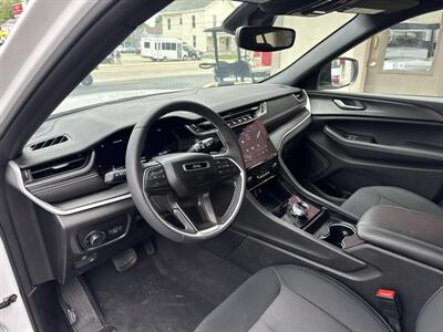 2024 Jeep Grand Cherokee Laredo - Photo 9 - Rushville, IN 46173