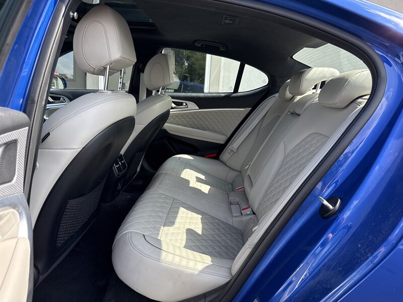 2023 Genesis G70 3.3T photo 9