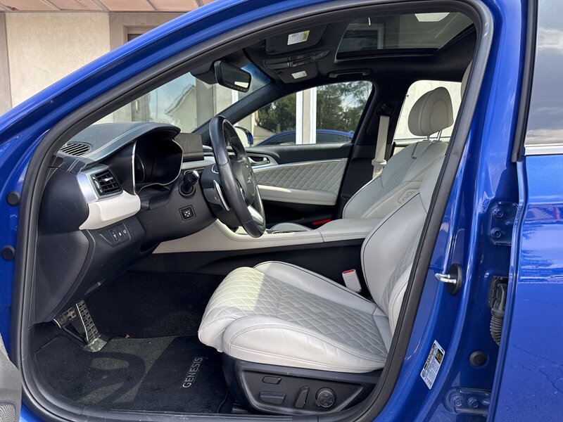 2023 Genesis G70 3.3T photo 7