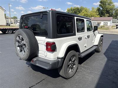 2018 Jeep Wrangler Unlimited Sahara   - Photo 6 - Rushville, IN 46173