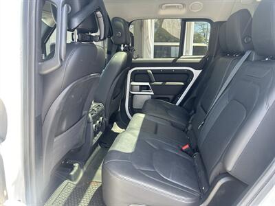 2024 Land Rover Defender 130 P300 S   - Photo 13 - Rushville, IN 46173