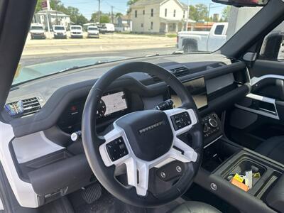 2024 Land Rover Defender 130 P300 S   - Photo 10 - Rushville, IN 46173