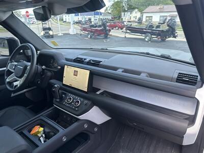 2024 Land Rover Defender 130 P300 S   - Photo 17 - Rushville, IN 46173