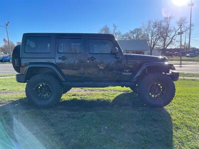 2017 Jeep Wrangler Unlimited Sahara   - Photo 5 - Rushville, IN 46173