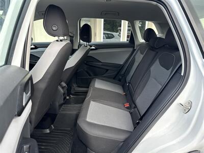 2023 Volkswagen Taos S - Photo 10 - Rushville, IN 46173