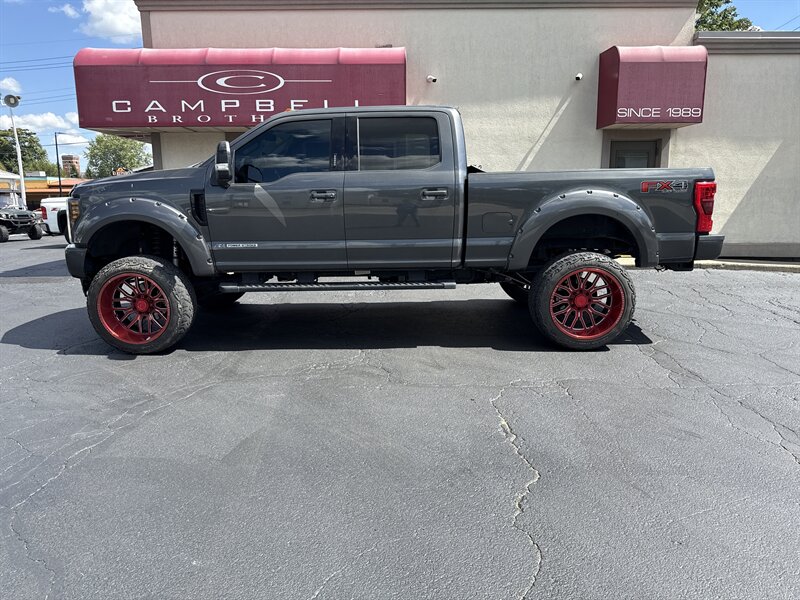 2019 Ford F-250 Super Duty Lariat - Photo 1 - Rushville, IN 46173