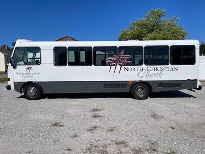 2002 Freightliner M-Line Shuttlebus   - Photo 1 - Rushville, IN 46173