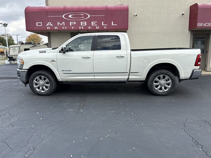 2022 RAM 3500 Limited   - Photo 1 - Rushville, IN 46173