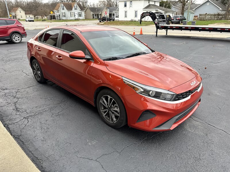 2022 Kia Forte LXS photo 4