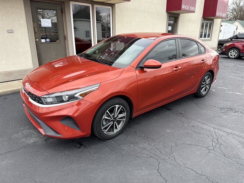 2022 Kia Forte LXS photo 2