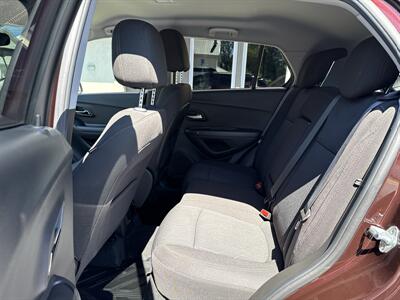 2020 Chevrolet Trax LT   - Photo 10 - Rushville, IN 46173