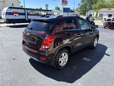 2020 Chevrolet Trax LT   - Photo 5 - Rushville, IN 46173