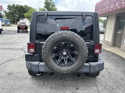 2015 Jeep Wrangler Unlimited Sport   - Photo 7 - Rushville, IN 46173