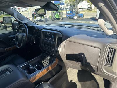 2017 Chevrolet Silverado 2500 High Country   - Photo 12 - Rushville, IN 46173