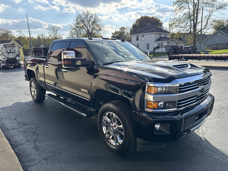 2017 Chevrolet Silverado 2500HD High Country photo 3