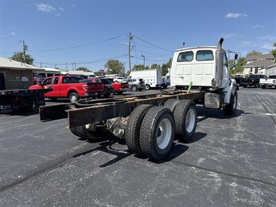 2003 Sterling L7500   - Photo 6 - Rushville, IN 46173